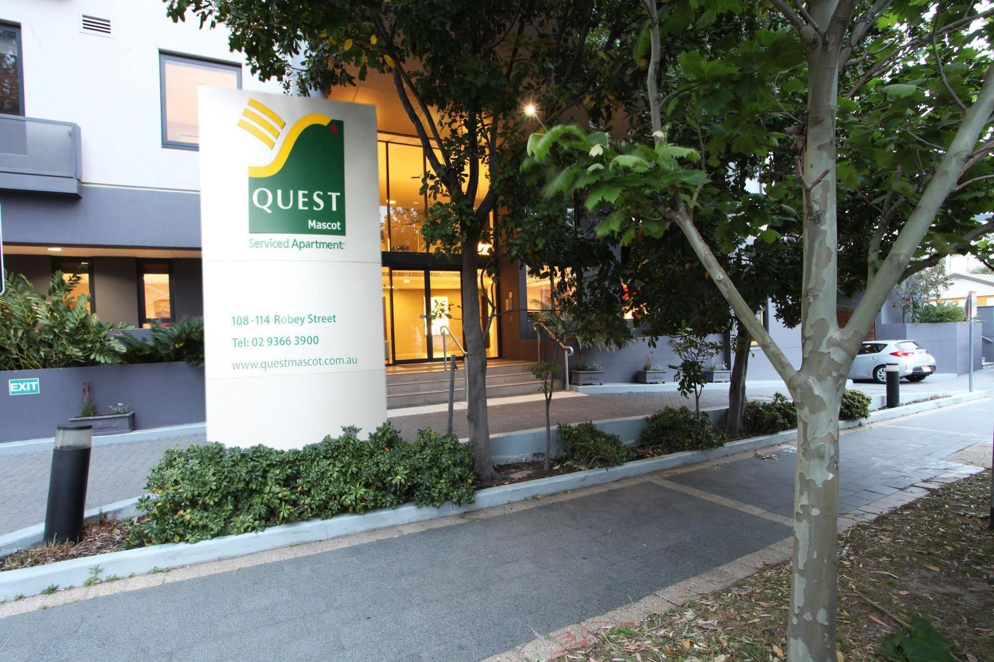 Quest Mascot Serviced Apartments ภายนอก รูปภาพ